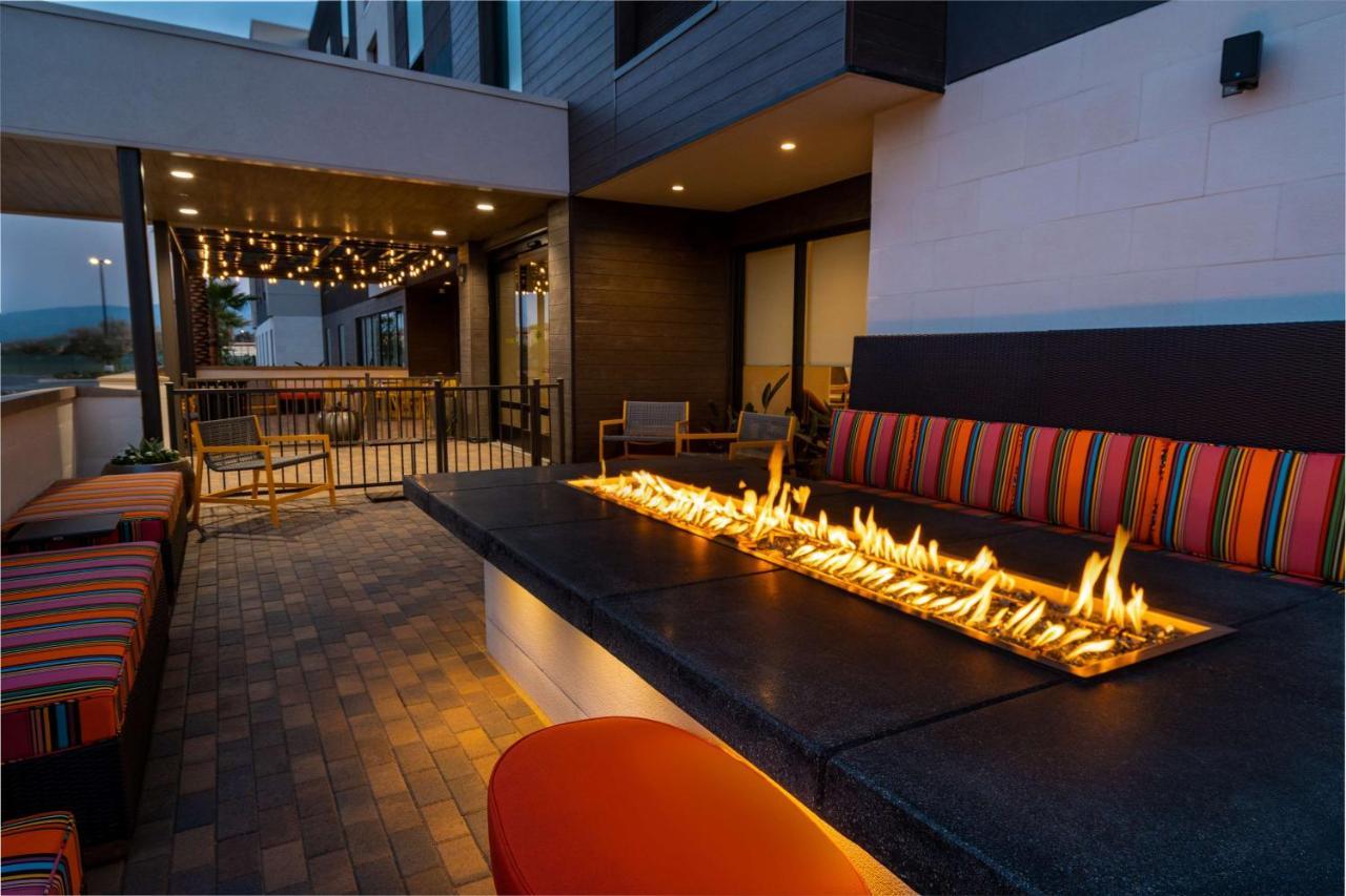 Home2 Suites Corona, Ca Экстерьер фото