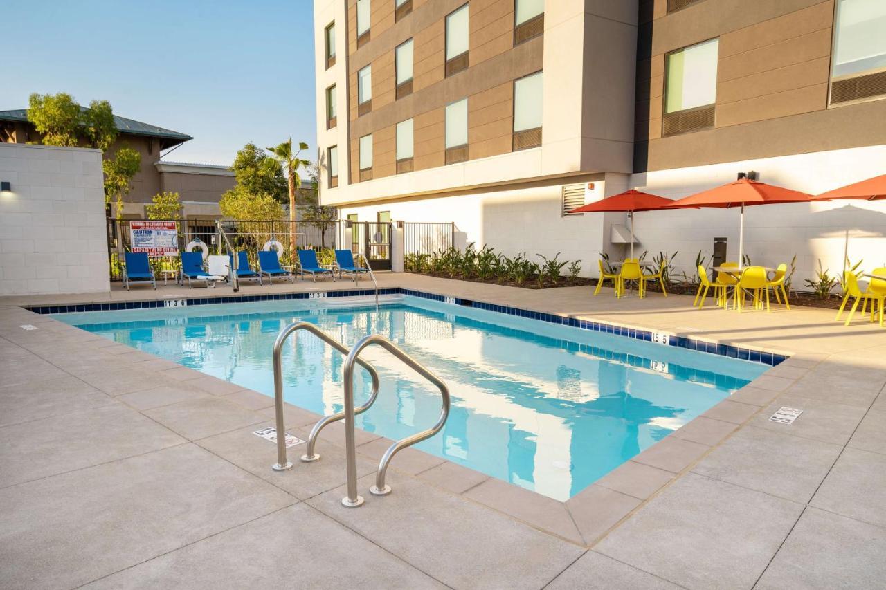 Home2 Suites Corona, Ca Экстерьер фото