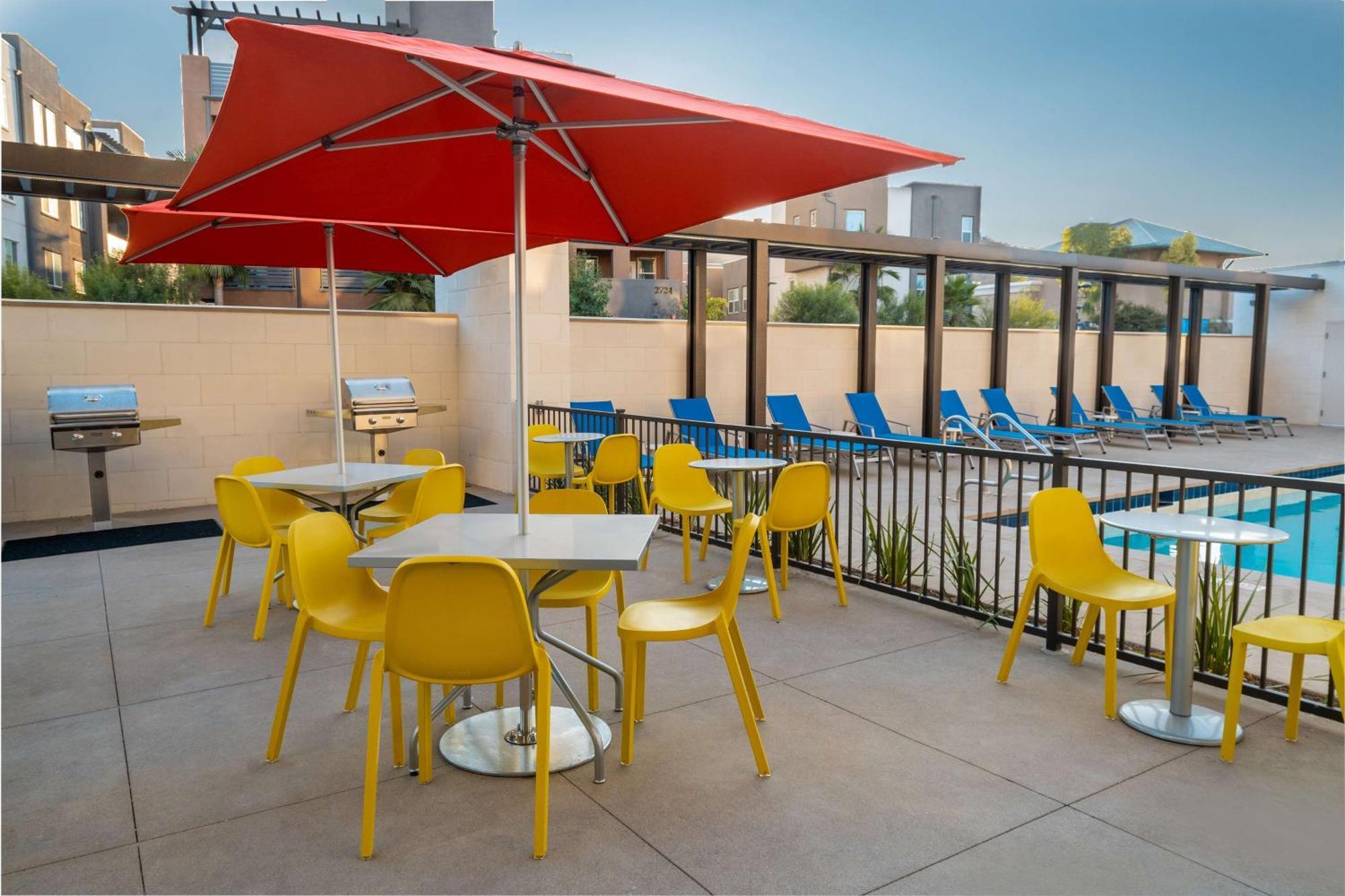 Home2 Suites Corona, Ca Экстерьер фото